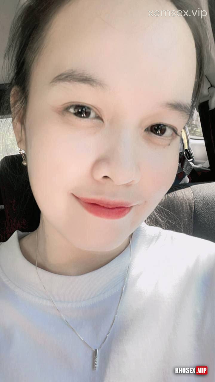 cap-doi-thich-du-public-chich-nhau-truoc-cua-phong-tro-phan-2-hinh-05