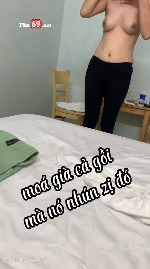 checker-pita-em-sinh-vien-doi-an-lu-tran-bo-de-phai-xa-gap-cho-em-full-hinh-11