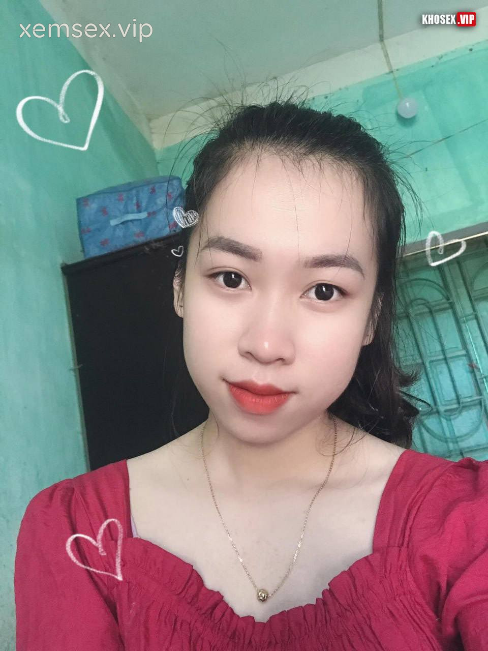 clip-sex-co-giao-tay-bac-mac-ao-dai-do-dit-voi-chong-cuc-dam-full-clip-pic-hinh-21