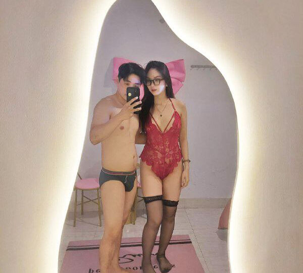 Ảnh 2 của Clip sex Em đeo kính váy xanh xinh dâm dáng ngon cực Hot (Full Clip + Pic) – Phần 6