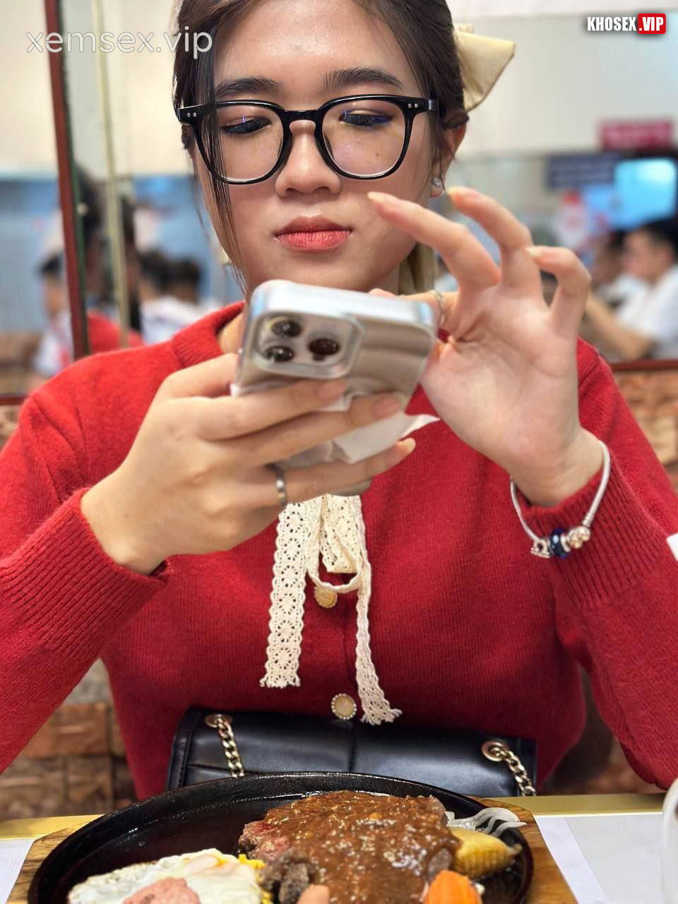 cu-anh-dai-qua-em-cuoi-ngua-nung-chiu-khong-noi-phan-2-hinh-03