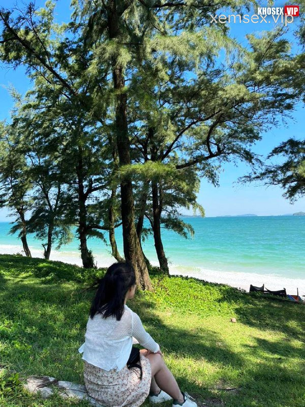 du-nam-sap-em-sinh-vien-deo-kinh-dam-dang-lam-em-suong-ren-ri-hinh-06