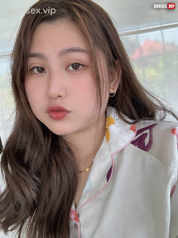 em-nguoi-yeu-chubby-vu-sung-trau-dap-cuc-sung-trong-khach-san-hinh-02
