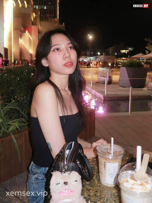 lo-clip-sex-chich-gai-xinh-tu-nha-tam-den-giuong-qua-phe-full-clip-pic-hinh-05