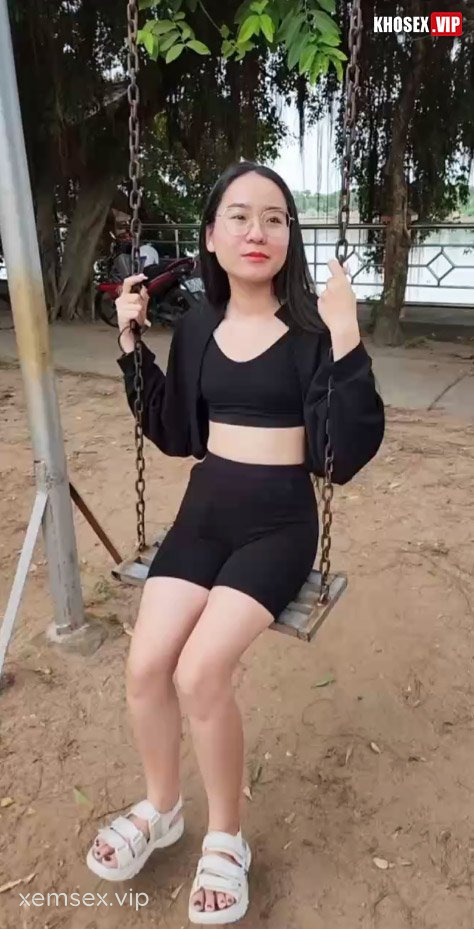 lo-clip-sex-em-kinh-can-mong-to-may-chich-cuc-dam-dang-full-clip-pic-phan-3-het-hinh-01