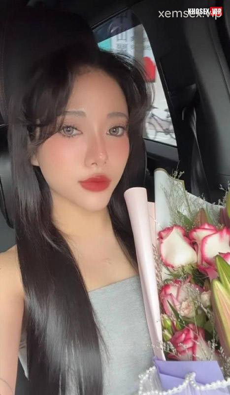 lo-clip-sex-mimi-em-suong-qua-anh-ban-vao-lon-em-di-hinh-04