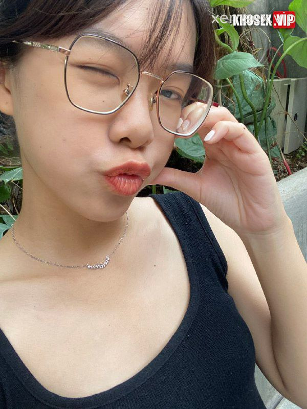 vo-tre-dam-me-bao-dam-bdsm-thich-nhet-buoi-tan-hong-dit-ca-2-lo-full-clip-pic-p1-hinh-02