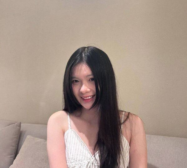 Ảnh 10 của Cu anh bự quá ông xã ơi đút 1 phát em ra liền luôn (Full Clip + Pic)